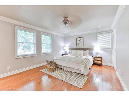 4456 Hawthorne Drive, Burlington, ON - Indoor Photo Showing Bedroom