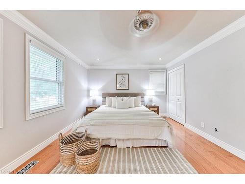 4456 Hawthorne Drive, Burlington, ON - Indoor Photo Showing Bedroom