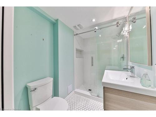 4456 Hawthorne Drive, Burlington, ON - Indoor Photo Showing Bathroom