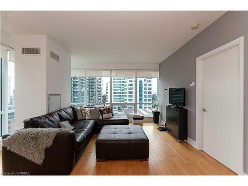 1603-80 John Street, Toronto, ON - Indoor Photo Showing Living Room