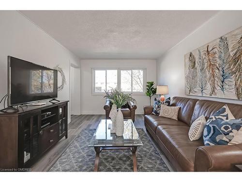 5-80 Sarah Lane, Oakville, ON - Indoor Photo Showing Living Room