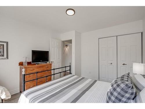 5-80 Sarah Lane, Oakville, ON - Indoor Photo Showing Bedroom