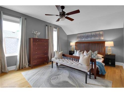 376 Pine Street, Milton, ON - Indoor Photo Showing Bedroom