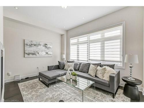 38 Marvin Avenue, Oakville, ON - Indoor Photo Showing Living Room