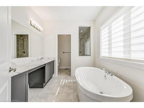 38 Marvin Avenue, Oakville, ON - Indoor Photo Showing Bathroom