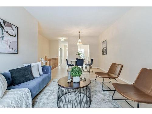 34-20 Kitty Murray Lane, Ancaster, ON - Indoor Photo Showing Living Room