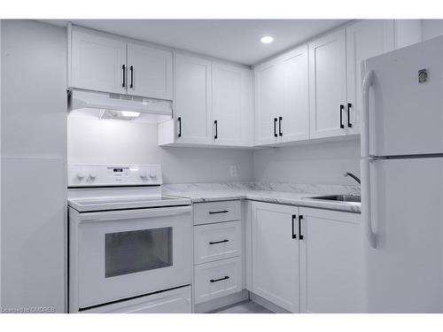 Basement-390 East 22Nd Street, Hamilton, ON - Indoor Photo Showing Kitchen