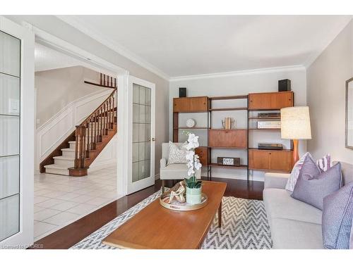 4489 Stonemill Court, Mississauga, ON - Indoor Photo Showing Living Room