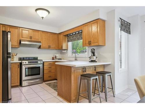 4489 Stonemill Court, Mississauga, ON - Indoor Photo Showing Kitchen