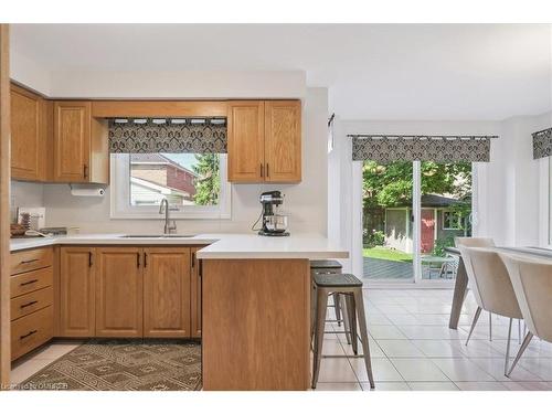 4489 Stonemill Court, Mississauga, ON - Indoor Photo Showing Kitchen