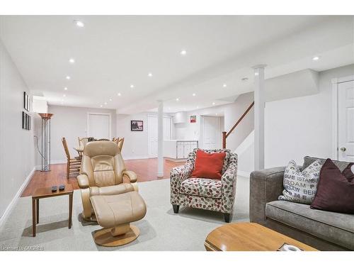 4489 Stonemill Court, Mississauga, ON - Indoor Photo Showing Living Room