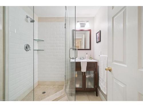 4489 Stonemill Court, Mississauga, ON - Indoor Photo Showing Bathroom