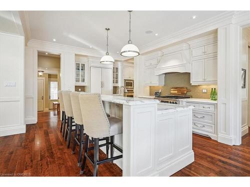 1267 Cumnock Crescent, Oakville, ON - Indoor Photo Showing Kitchen With Upgraded Kitchen