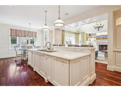 1267 Cumnock Crescent, Oakville, ON - Indoor Photo Showing Kitchen With Double Sink