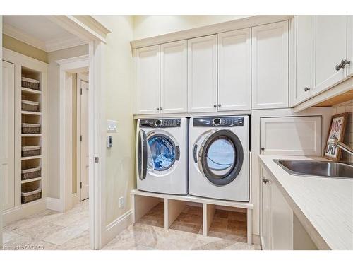 1267 Cumnock Crescent, Oakville, ON - Indoor Photo Showing Laundry Room