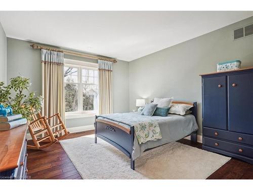 1267 Cumnock Crescent, Oakville, ON - Indoor Photo Showing Bedroom