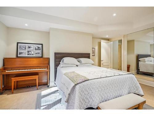 1267 Cumnock Crescent, Oakville, ON - Indoor Photo Showing Bedroom