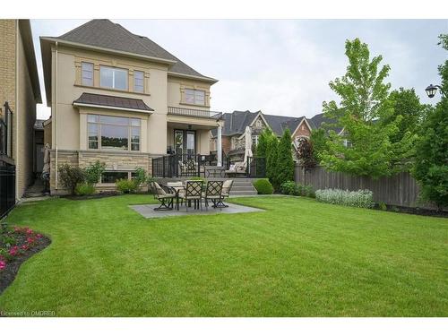 2447 Chateau Common, Oakville, ON - Outdoor