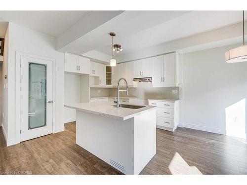 13 Southam Lane, Hamilton, ON - Indoor Photo Showing Kitchen With Upgraded Kitchen