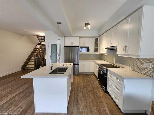 13 Southam Lane, Hamilton, ON - Indoor Photo Showing Kitchen With Stainless Steel Kitchen With Upgraded Kitchen