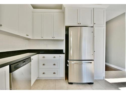 166 Succession Crescent, Barrie, ON - Indoor Photo Showing Kitchen