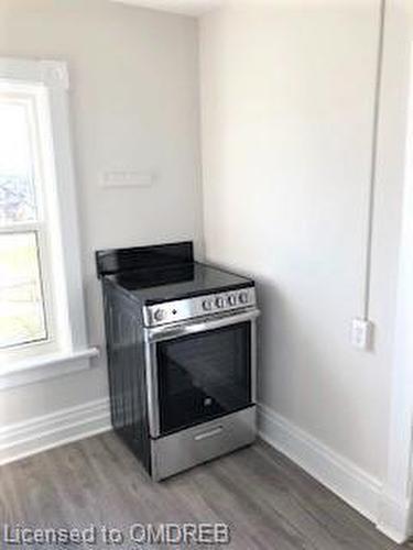 681 Coronation Boulevard, Cambridge, ON - Indoor Photo Showing Laundry Room