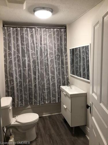 681 Coronation Boulevard, Cambridge, ON - Indoor Photo Showing Bathroom