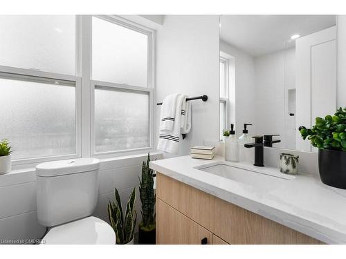 483 Holtby Avenue, Burlington, ON - Indoor Photo Showing Bathroom