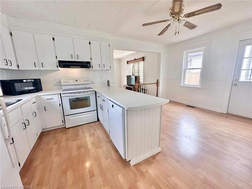 46 Concord Avenue, St. Catharines, ON - Indoor Photo Showing Kitchen