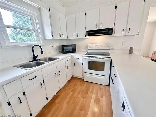 46 Concord Avenue, St. Catharines, ON - Indoor Photo Showing Kitchen With Double Sink