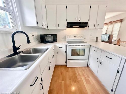 46 Concord Avenue, St. Catharines, ON - Indoor Photo Showing Kitchen With Double Sink