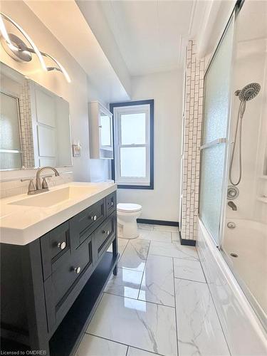 46 Concord Avenue, St. Catharines, ON - Indoor Photo Showing Bathroom