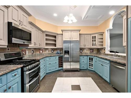 38 Maple Drive, Wasaga Beach, ON - Indoor Photo Showing Kitchen With Double Sink