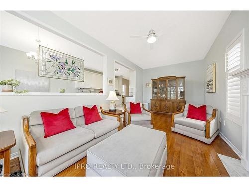 8 Meadowlark Drive, Georgetown, ON - Indoor Photo Showing Living Room