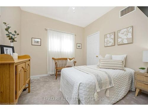 8 Meadowlark Drive, Georgetown, ON - Indoor Photo Showing Bedroom