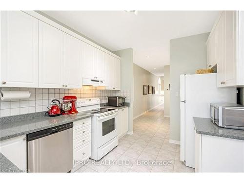 8 Meadowlark Drive, Georgetown, ON - Indoor Photo Showing Kitchen