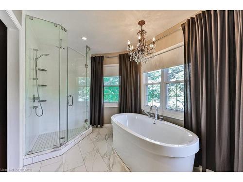 184 Warner Drive, Oakville, ON - Indoor Photo Showing Bathroom