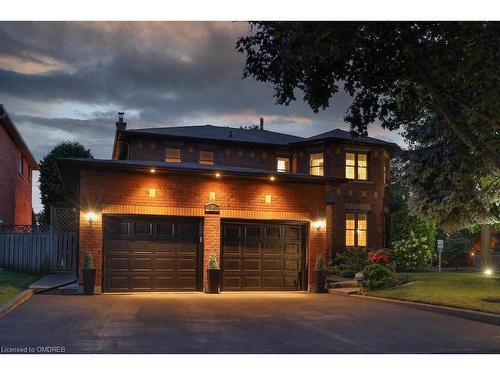 184 Warner Drive, Oakville, ON - Outdoor