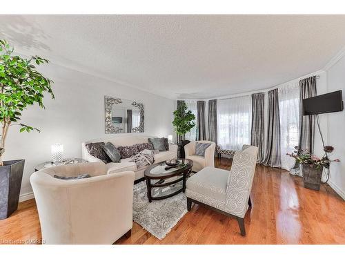 184 Warner Drive, Oakville, ON - Indoor Photo Showing Living Room