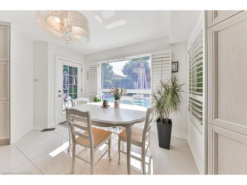 184 Warner Drive, Oakville, ON - Indoor Photo Showing Dining Room