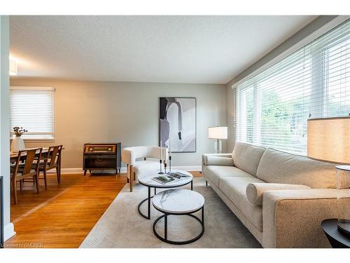 1185 Sylva Road, Mississauga, ON - Indoor Photo Showing Living Room