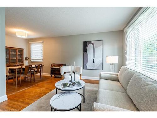 1185 Sylva Road, Mississauga, ON - Indoor Photo Showing Living Room