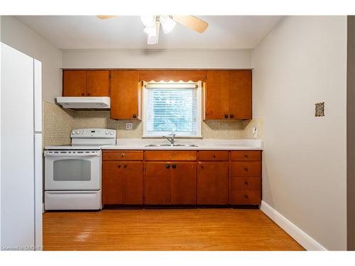 1185 Sylva Road, Mississauga, ON - Indoor Photo Showing Kitchen With Double Sink