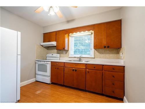 1185 Sylva Road, Mississauga, ON - Indoor Photo Showing Kitchen