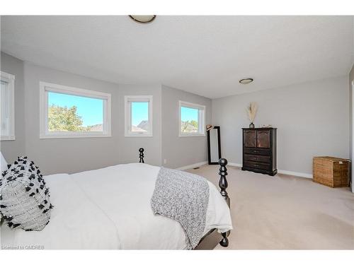 2059 White Dove Circle, Oakville, ON - Indoor Photo Showing Bedroom