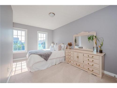 2059 White Dove Circle, Oakville, ON - Indoor Photo Showing Bedroom