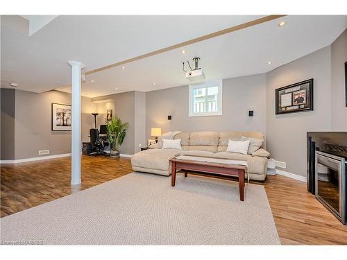 2059 White Dove Circle, Oakville, ON - Indoor