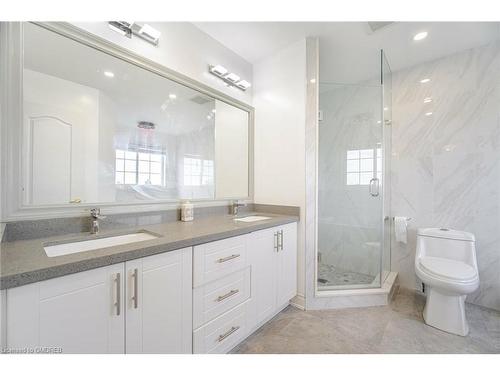 3541 Jorie Crescent, Mississauga, ON - Indoor Photo Showing Bathroom