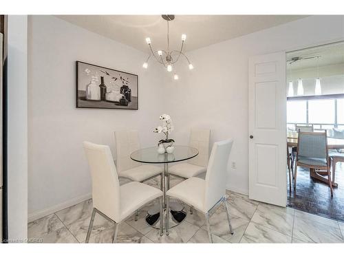 1905-2170 Marine Drive, Oakville, ON - Indoor Photo Showing Dining Room