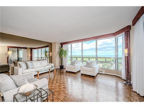 1905-2170 Marine Drive, Oakville, ON - Indoor Photo Showing Living Room